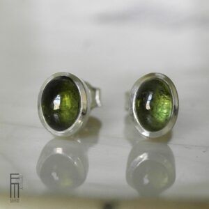 waldgrüner_turmalin_ohrstecker_silber