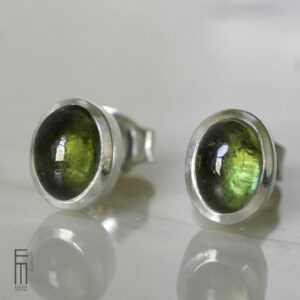 waldgrüner_turmalin_ohrstecker_silber