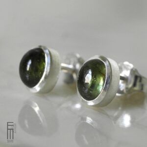 waldgrüner_turmalin_ohrstecker_silber