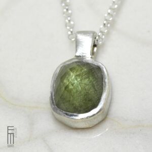 Ludwigit Peridot Anhänger Silber