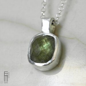 Ludwigit Peridot Anhänger Silber