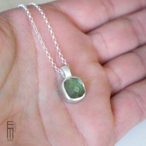 Ludwigit Peridot Anhänger Silber