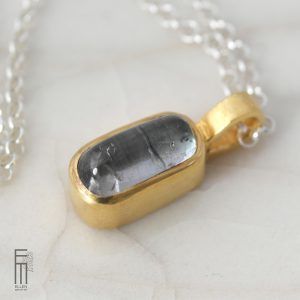 grauer Turmalinanhänger Gold