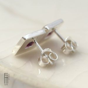 rosa Granat Ohrstecker aus Silber