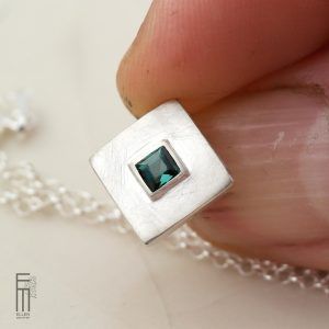 blauer Turmalin Anhänger aus Silber