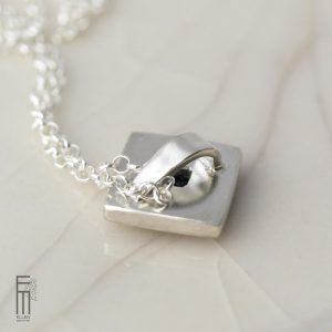 blauer Turmalin Anhänger aus Silber