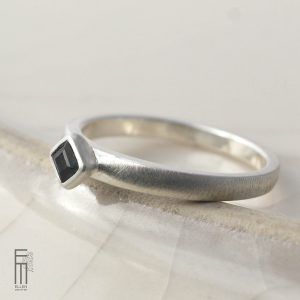 schmaler Indigolith Ring aus Silber