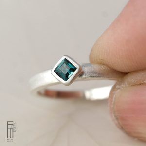 schmaler Indigolith Ring aus Silber
