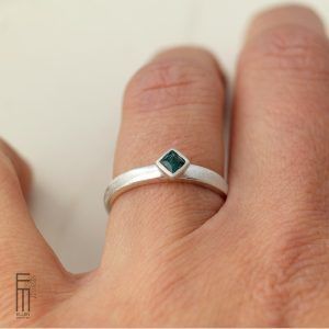 schmaler Indigolith Ring aus Silber