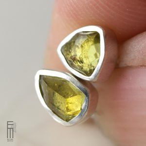 grasgrüne Turmalin Ohrstecker Silber