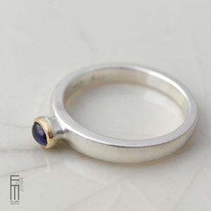 blauer Saphirring 18kt Gold und Silber