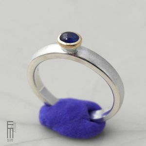 blauer Saphirring 18kt Gold und Silber