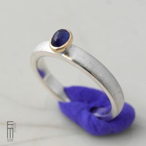 blauer Saphirring 18kt Gold und Silber