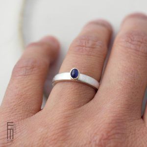 blauer Saphirring 18kt Gold und Silber
