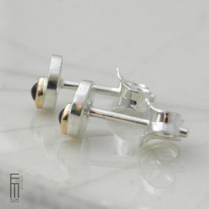 runde Ohrstecker blauer Saphir in Gold 18kt