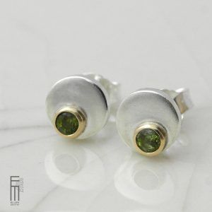 Ohrstecker mit grünen Turmalin in Gold