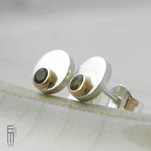 Ohrstecker mit grünen Turmalin in Gold