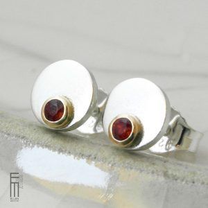 Ohrstecker mit orangenen Saphir in Gold 18kt