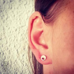 Ohrstecker mit roten Saphir in Goldfassung 18kt