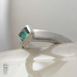 grün-blauer Turmalin Ring für Frauen