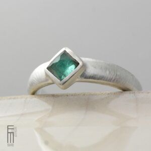 grün-blauer Turmalin Ring für Frauen