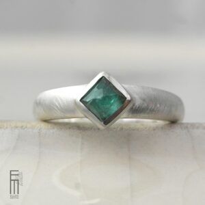 grün-blauer Turmalin Ring für Frauen