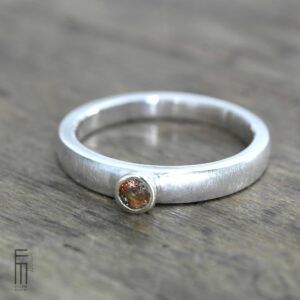 Andalusit Ring mit Goldfassung