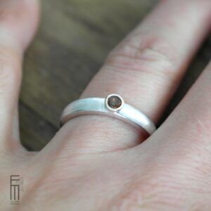 Andalusit Ring mit Goldfassung