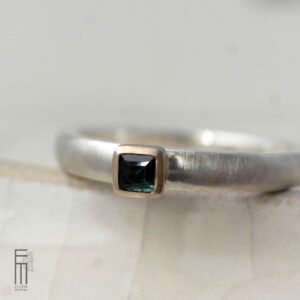 Indigolith Turmalin Ring aus Gold / Silber