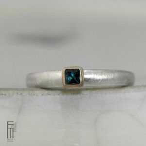 Indigolith Turmalin Ring aus Gold / Silber