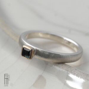 Indigolith Turmalin Ring aus Gold / Silber