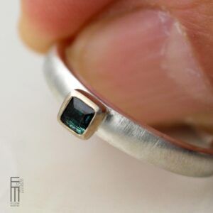 Indigolith Turmalin Ring aus Gold / Silber