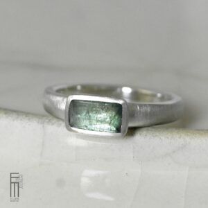 hellgrüner Turmalinring aus Silber