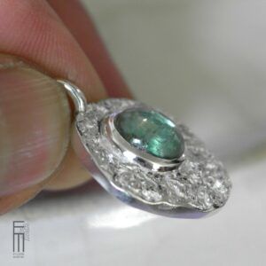 großer Kyanit Anhänger aus Silber
