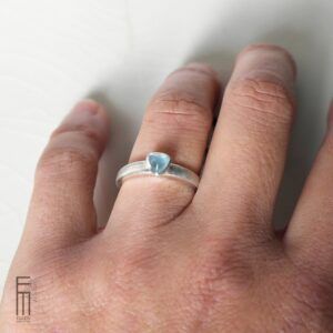 dreieckiger Aquamarin Ring Silber