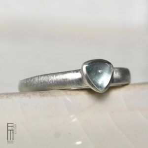 dreieckiger Aquamarin Ring Silber
