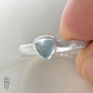 dreieckiger Aquamarin Ring Silber