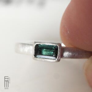 blau-grüner Turmalin Ring aus Silber