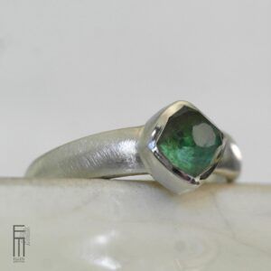 dunkelgrüner Turmalin Ring Silber
