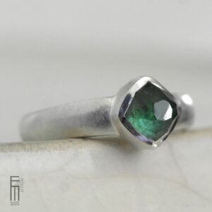 dunkelgrüner Turmalin Ring Silber