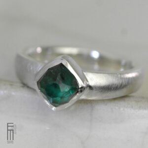 dunkelgrüner Turmalin Ring Silber