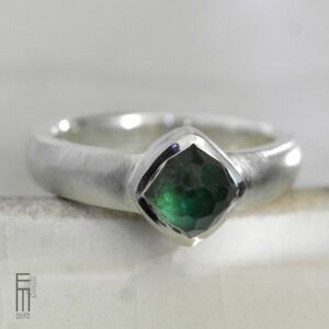 dunkelgrüner Turmalin Ring Silber