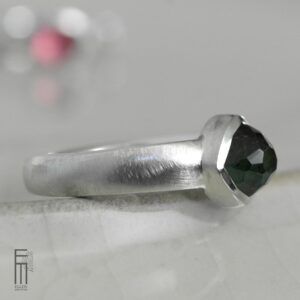 dunkelgrüner Turmalin Ring Silber