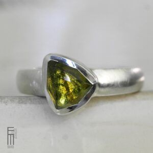 Gelbgrüner Turmalin Ring Silber