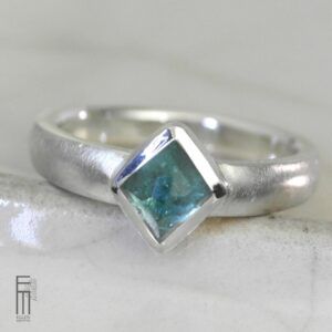 hellblauer Turmalin Ring aus Silber