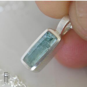 hellblauer Turmalin Anhänger Silber