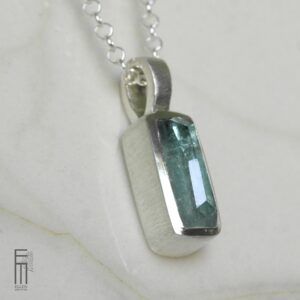 hellblauer Turmalin Anhänger Silber