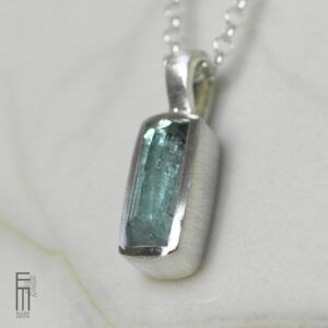 hellblauer Turmalin Anhänger Silber