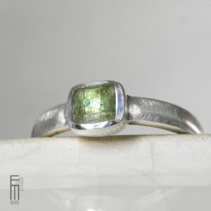 rechteckiger grüner turmalin ring silber