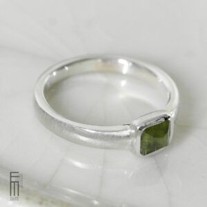 rechteckiger grüner turmalin ring silber